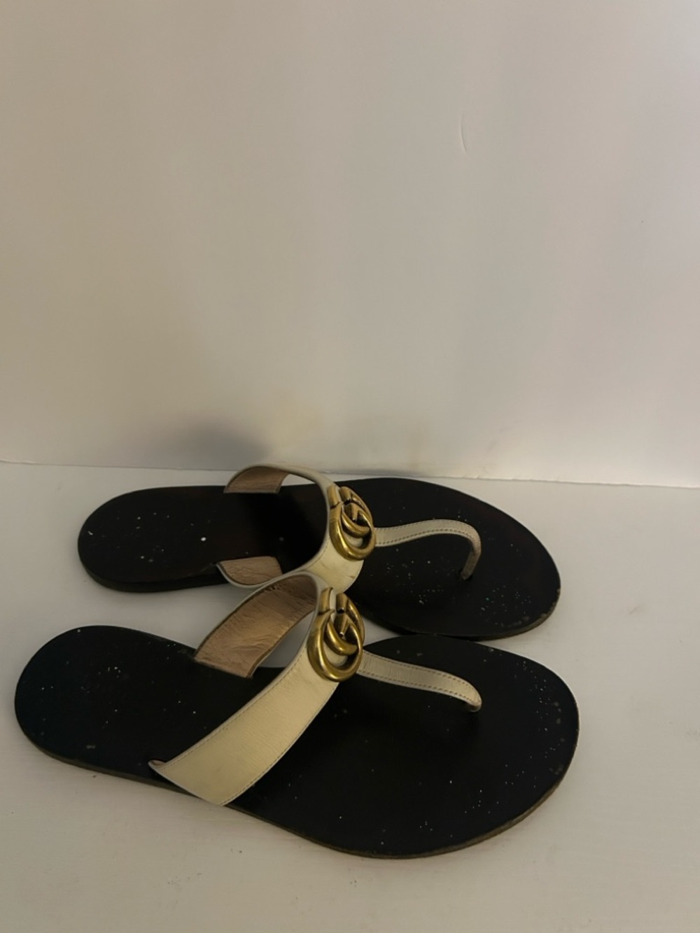 Gucci Cream Leather Thong Sandals with Gold Double G size 8 EU 38 - Picture 2 of 7